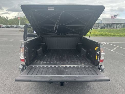 Used 2015 Toyota Tacoma 4x4 Double Cab w/ SR5 Package image 29