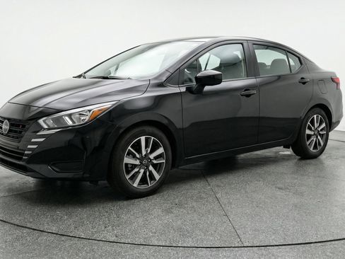 Used 2025 Nissan Versa SV FWD image 3
