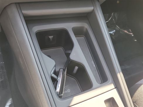 Used 2025 Volkswagen Tiguan S image 24