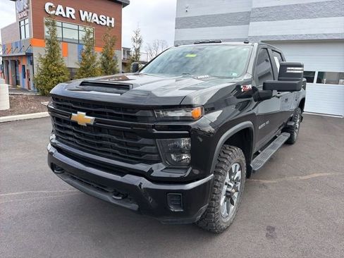 Used 2024 Chevrolet Silverado 2500 Custom w/ Custom Value Package image 1