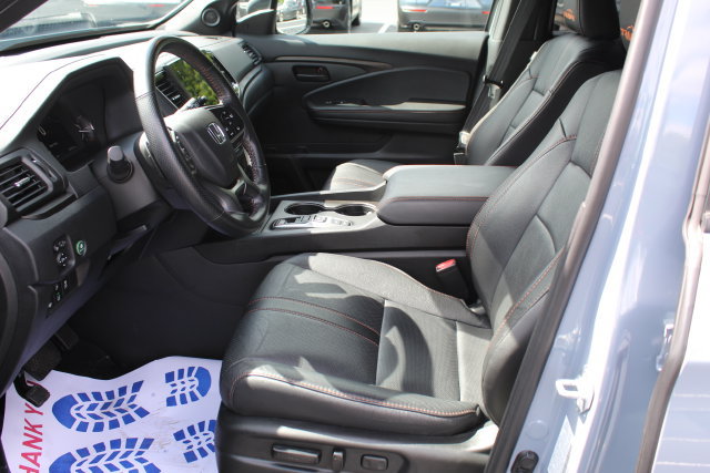 Used 2025 Honda Passport TrailSport image 16