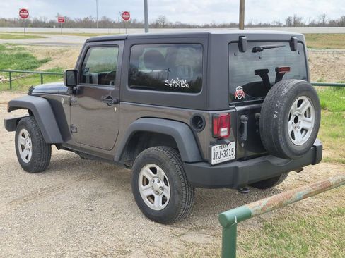 Used 2017 Jeep Wrangler Sport w/ Connectivity Group image 4