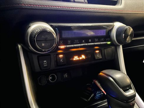 Used 2023 Toyota RAV4 SE image 26