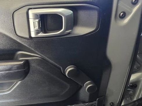 Used 2021 Jeep Wrangler Sport image 12