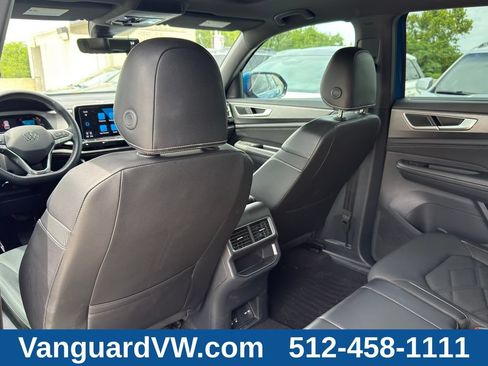 Used 2024 Volkswagen Atlas Cross Sport SE FWD image 33