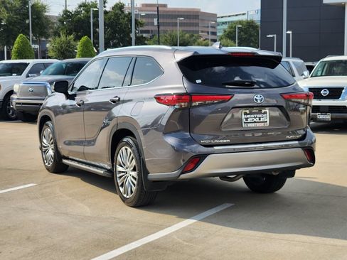 Used 2022 Toyota Highlander Platinum AWD/4WD image 5