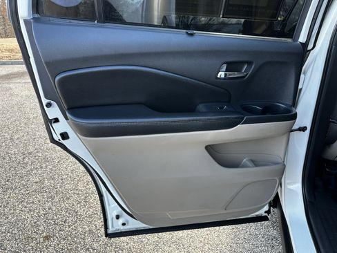 Used 2016 Honda Pilot Touring image 23