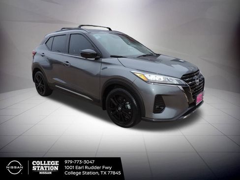 Certified 2024 Nissan Kicks SR w/ Interior Electronics Package image 3