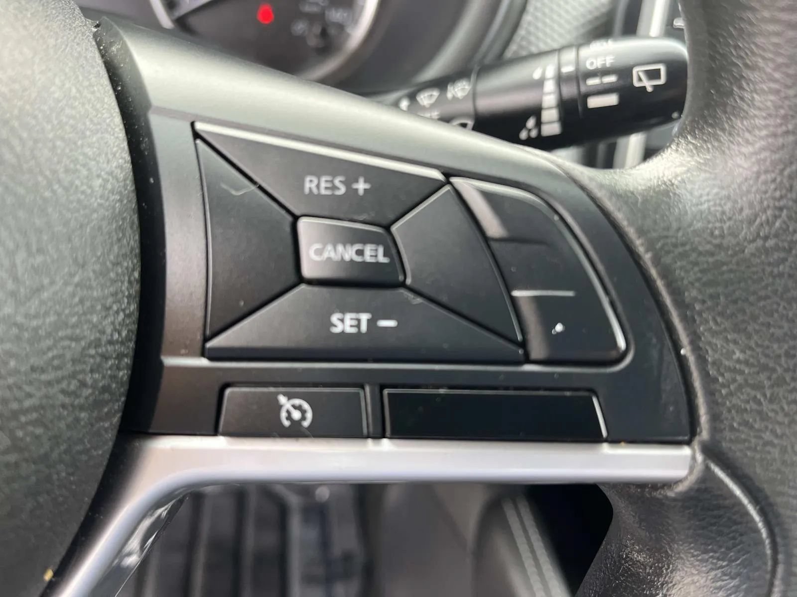 Used 2019 Nissan Kicks S FWD image 32