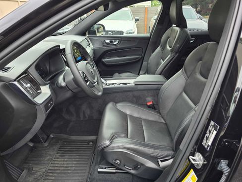 Certified 2024 Volvo XC60 T8 Ultimate w/ Protection Package Premier AWD/4WD image 20