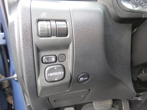 Used 2011 Subaru Forester 2.5X Limited AWD/4WD image 17