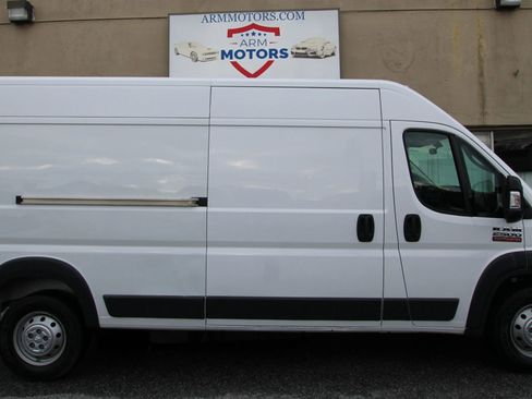 Used 2017 RAM ProMaster 2500 w/ Interior Convenience Group image 4