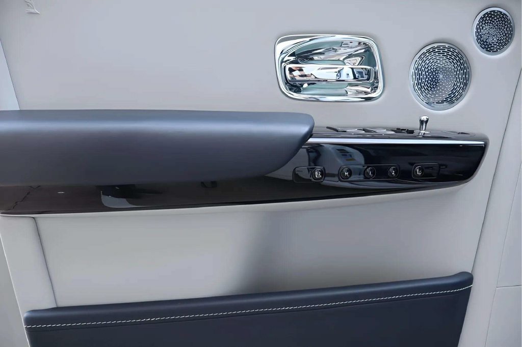 Certified 2019 Rolls-Royce Phantom Sedan RWD image 19