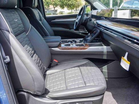 New 2025 Cadillac Escalade Sport Platinum image 18