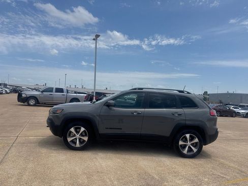 Used 2020 Jeep Cherokee Latitude w/ Quick Order Package 26F North AWD/4WD image 12
