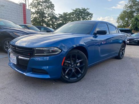 Used 2023 Dodge Charger SXT w/ Blacktop Package image 4