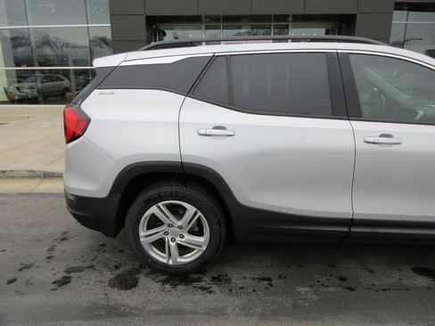 Used 2018 GMC Terrain SLE w/ Driver Convenience Package image 12