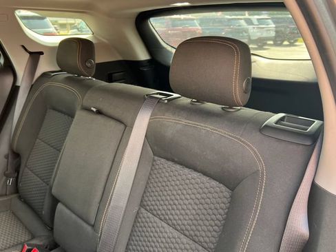 Used 2020 GMC Terrain SLE w/ GMC Pro Grade Package AWD/4WD image 4