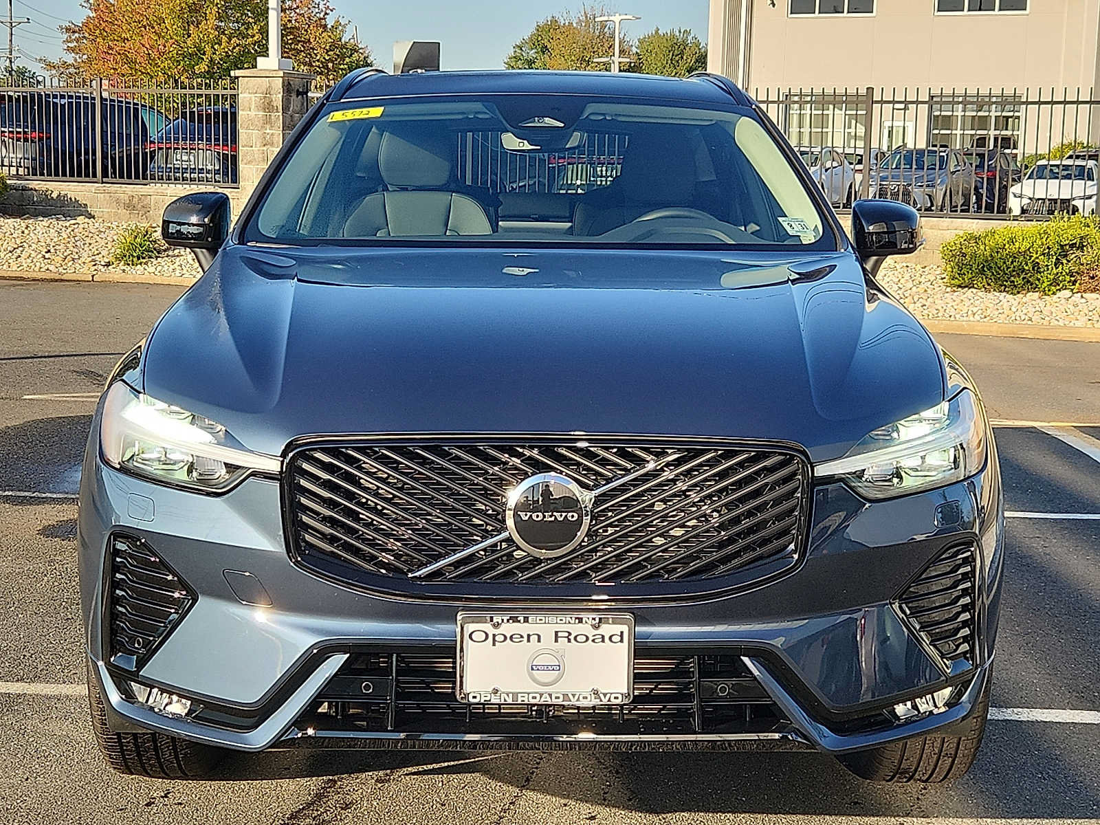 Used 2027 Volvo XC60 B5 Core AWD/4WD image 2