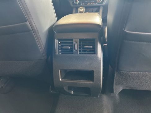 Used 2024 Mitsubishi Outlander SE AWD/4WD image 30