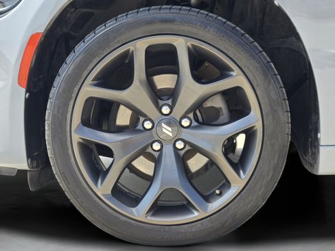 Used 2020 Dodge Charger SXT w/ Blacktop Package RWD image 31