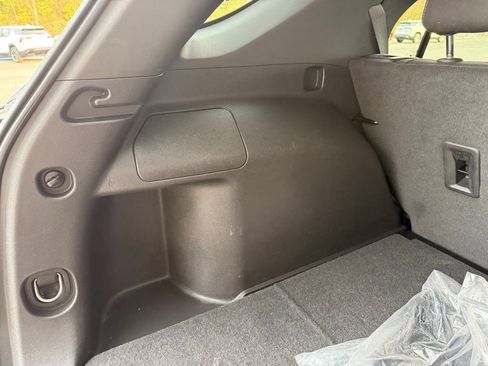 Used 2022 Chevrolet Equinox LS w/ LS Convenience Package image 9