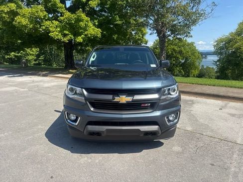 Used 2019 Chevrolet Colorado Z71 AWD/4WD image 2