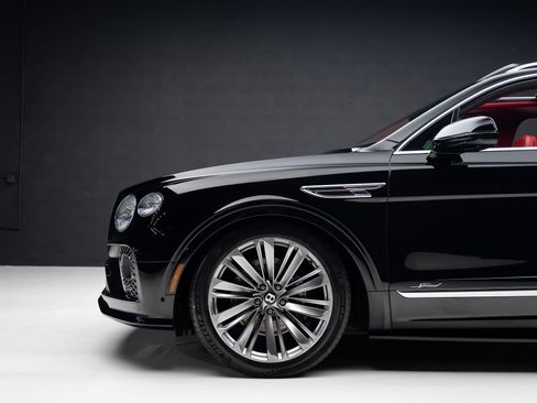 Used 2022 Bentley Bentayga Speed AWD/4WD image 18
