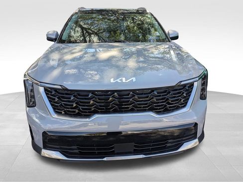 Certified 2025 Kia Sorento S w/ Panoramic Sunroof Package image 2