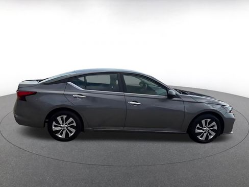 Used 2024 Nissan Altima 2.5 S image 16