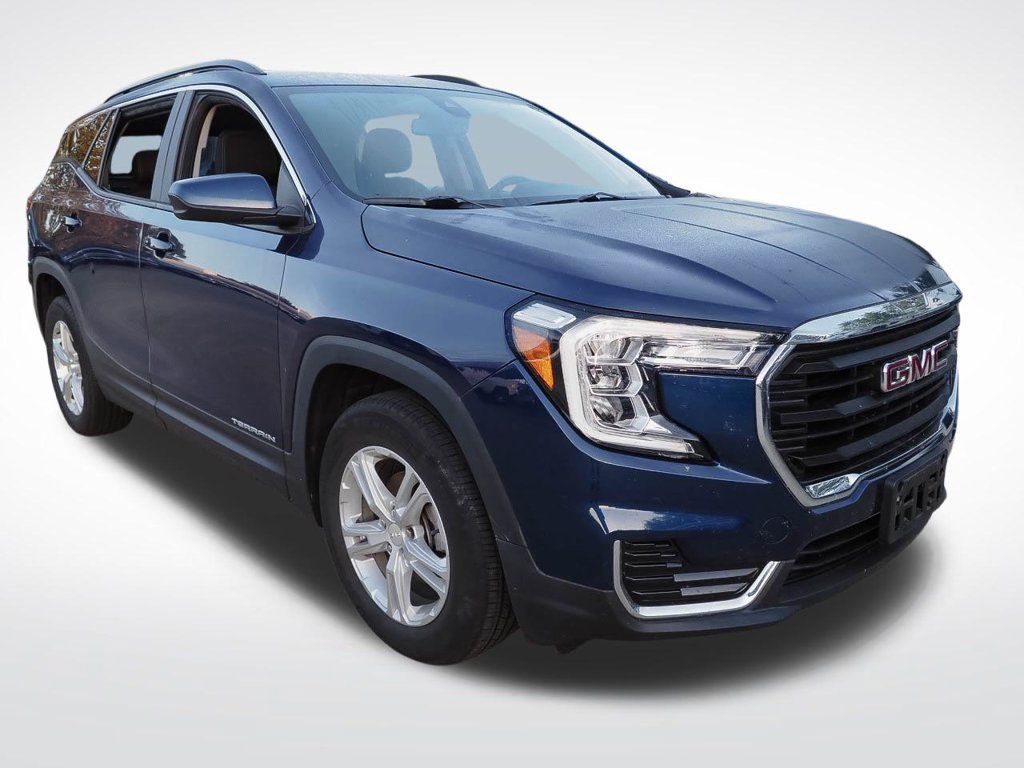 Used 2022 GMC Terrain SLE w/ Driver Convenience Package FWD image 3