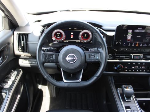 Certified 2023 Nissan Pathfinder Platinum AWD/4WD image 24