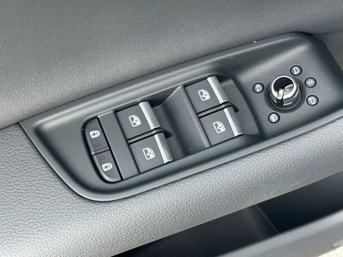 Used 2025 Audi Q7 2.0T Premium w/ Convenience Package image 76