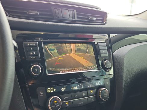 Used 2019 Nissan Rogue Sport SV image 22