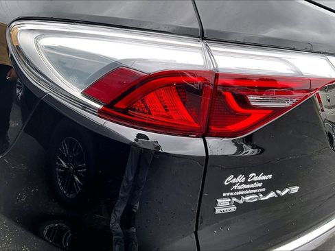 Used 2023 Buick Enclave Essence AWD/4WD image 29