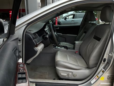 Used 2013 Toyota Camry XLE FWD image 9