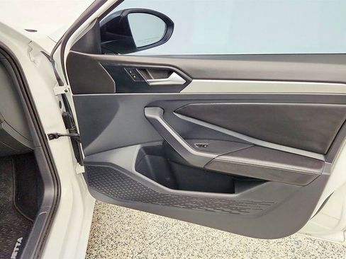 Used 2023 Volkswagen Jetta Sport image 25