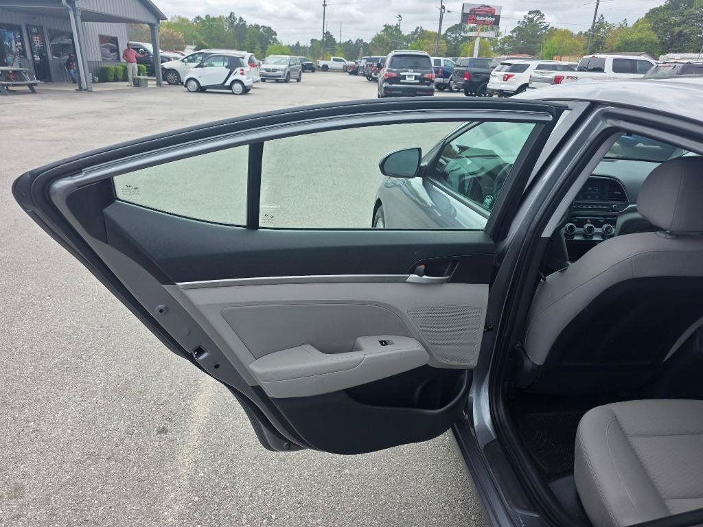 Used 2019 Hyundai Elantra SEL FWD image 8