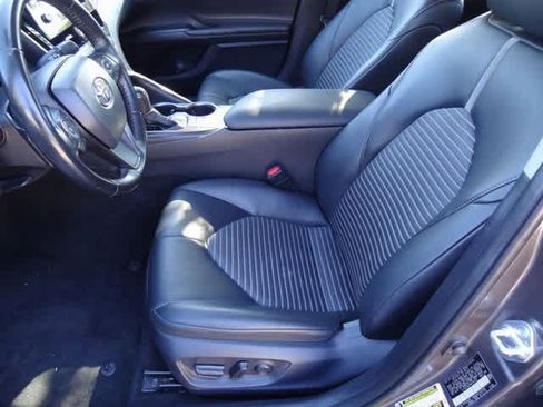 Used 2024 Toyota Camry SE image 6