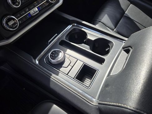 Certified 2022 Ford Expedition XLT image 16