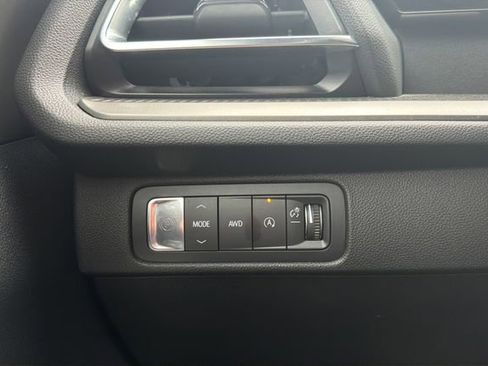 Certified 2024 Chevrolet Traverse LT image 14