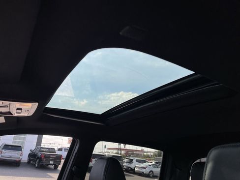 Used 2023 Toyota Tacoma TRD Off-Road w/ TRD Premium Off Road Package image 19