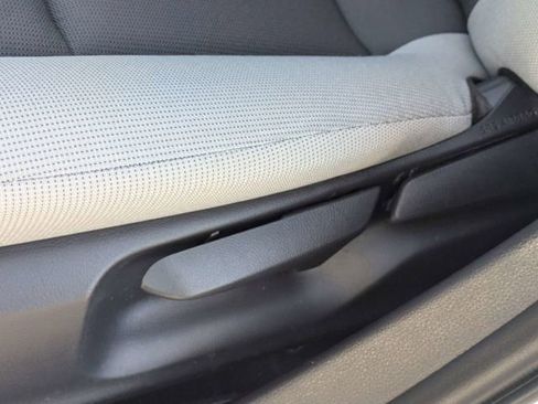 Used 2025 Toyota Corolla LE image 19