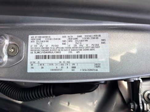 Certified 2024 Lincoln Corsair AWD w/ Equipment Group 101A image 33