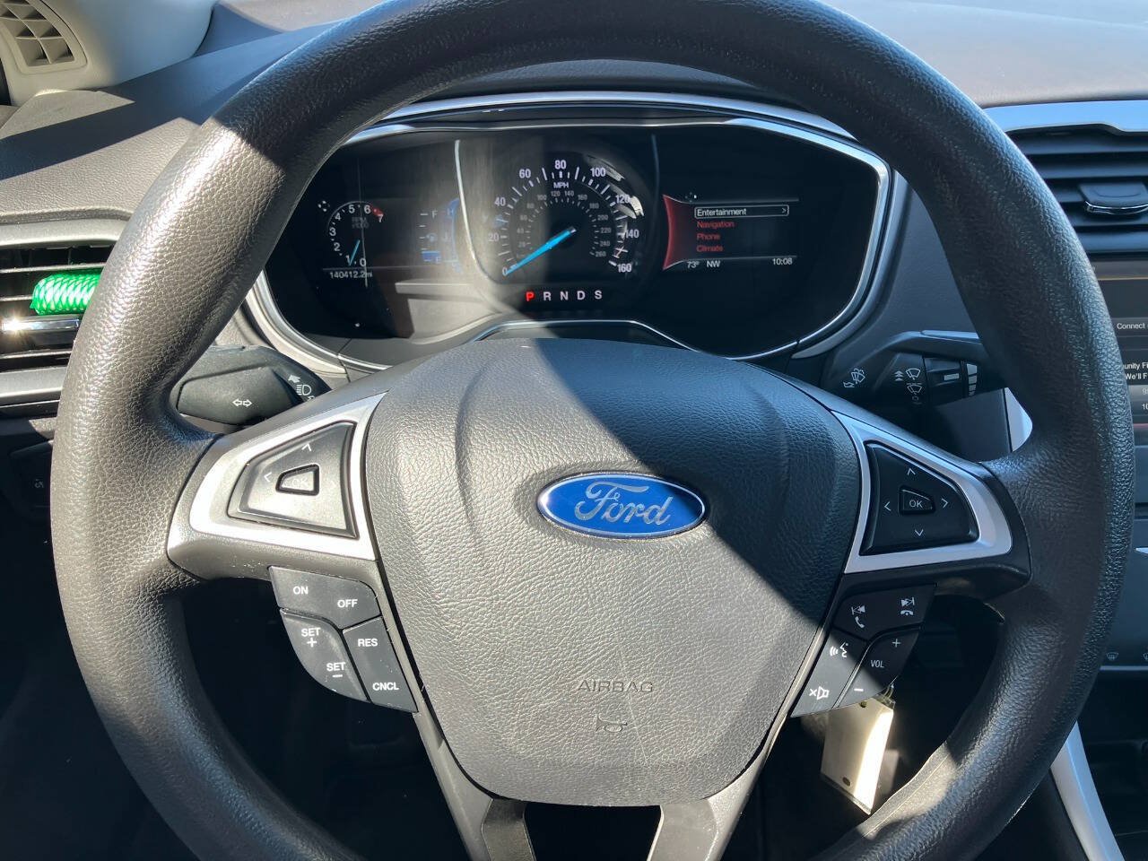 Used 2015 Ford Fusion SE FWD image 18