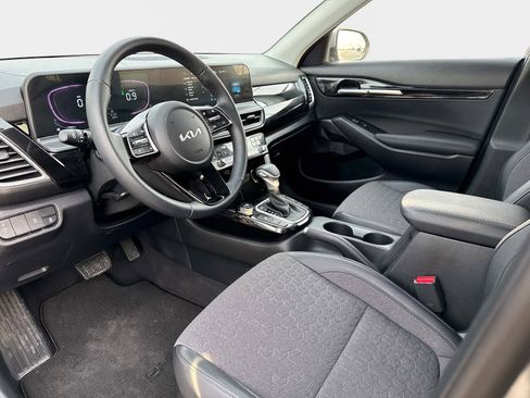 Used 2026 Kia Seltos S image 32