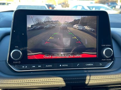 Used 2024 Nissan Rogue SV image 29