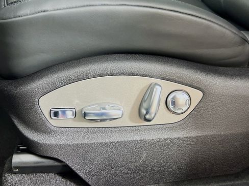 New 2026 Porsche Macan image 22