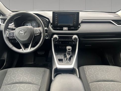 Used 2021 Toyota RAV4 XLE w/ Convenience Package image 12