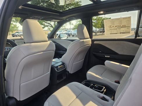 New 2026 Lexus TX 350 AWD image 16